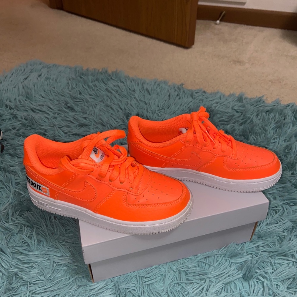 12C Air Force 1 Orange.